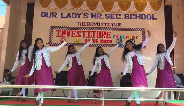 A dance item at the Investiture Ceremony